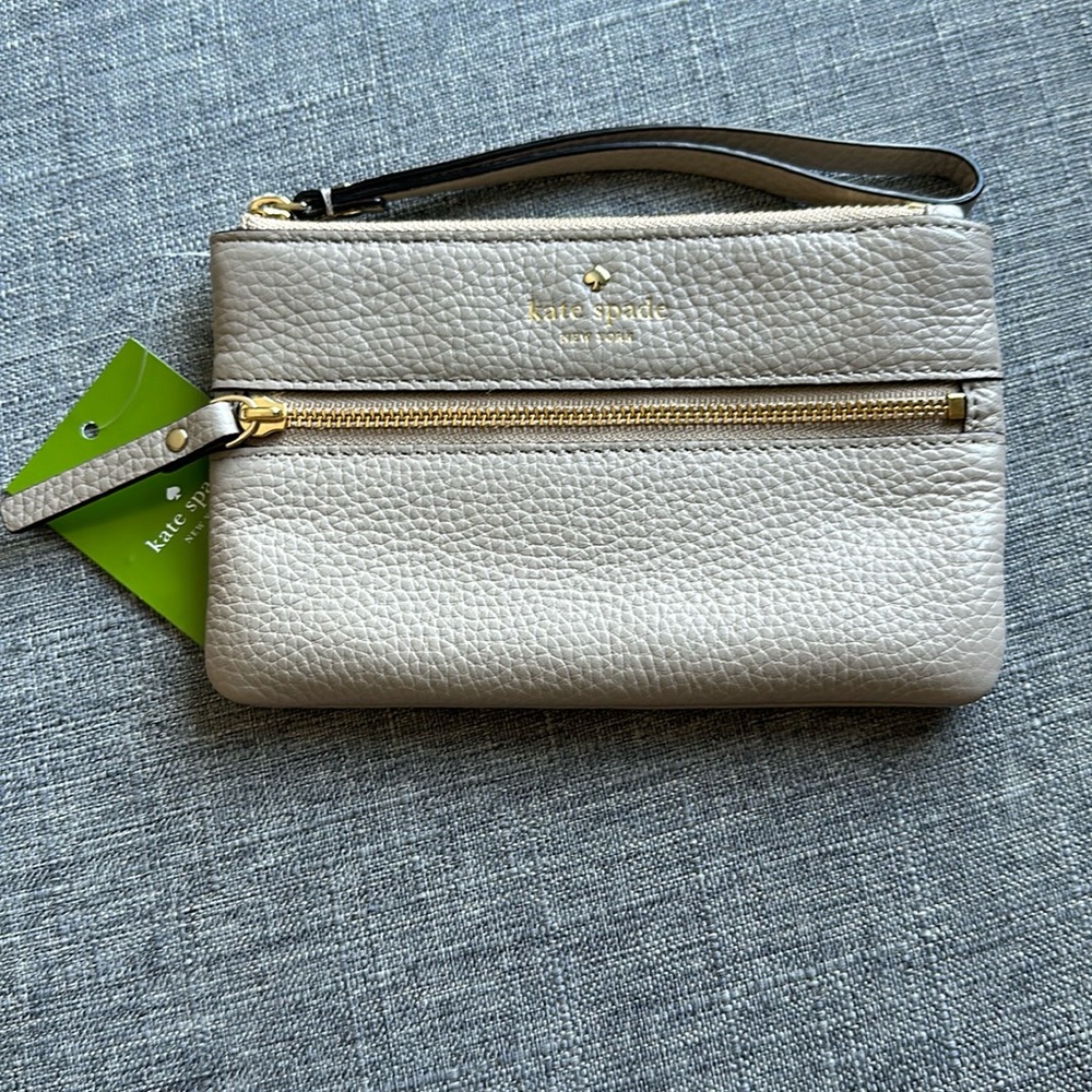 Kate Spade tan pebbled wristlet